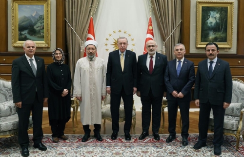 Cumhurbaşkanımız Recep Tayyip Erdoğan, Diyanet İşleri Başkanı Arpaguş ve beraberindeki heyeti kabul etti