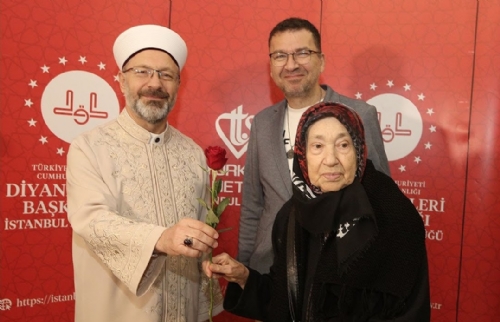 Diyanet İşleri Başkanı Erbaş, anneler gününde şehit aileleriyle buluştu