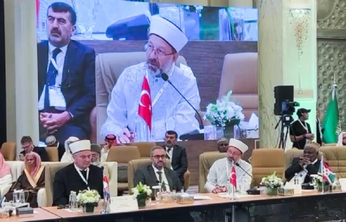 Diyanet İşleri Başkanı Erbaş, Suudi Arabistan’da konferansa katıldı