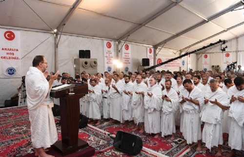 Diyanet İşleri Başkanı Erbaş’tan Arafat'ta Vakfe duası
