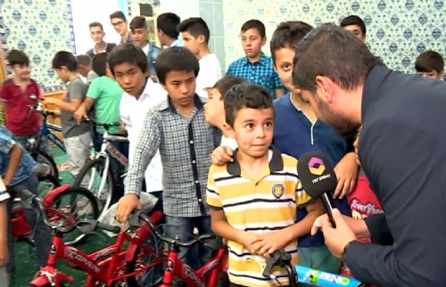 En Güzel Kur'an Okuyan Çocuğa Bisiklet Hediye