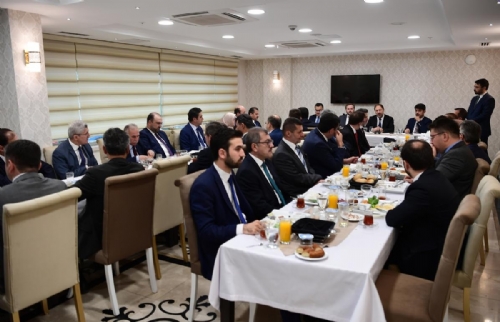 Diyanet İşleri Başkanı Prof. Dr. Ali Erbaş, Daire Başkanlarıyla Kahvaltıda Bir Araya Geldi