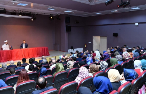 Diyanet İşleri Başkanı Prof. Dr. Ali Erbaş, İstanbul Üniversitesi İlahiyat Fakültesi’nde Konferans Verdi