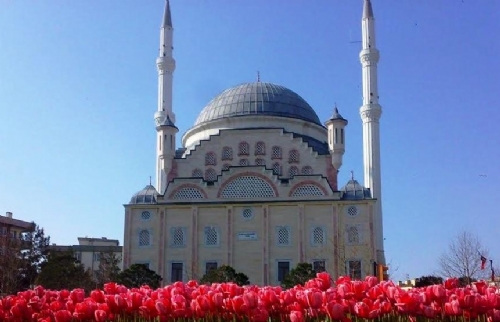Fatih Sultan Mehmet Camii'nde Sabah Namazı