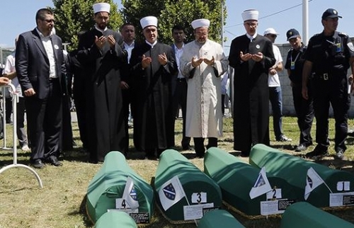 Görmez, Srebrenitsa’dan dünyaya mesaj verdi