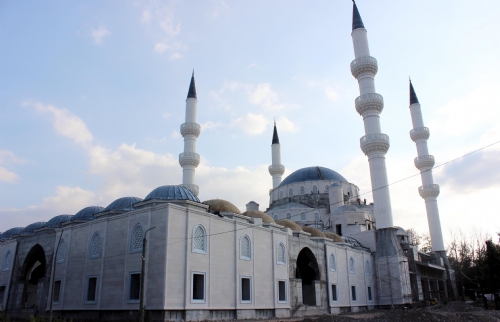Kırgızistan’a Orta Asya’nın En Büyük Camii
