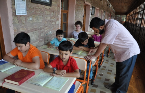 Suriyeli İmam Arapça Öğretmeni Oldu