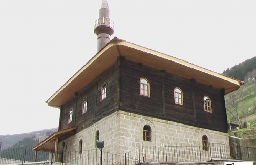 Yanan 175 Yıllık Tarihi Cami Restore Edildi