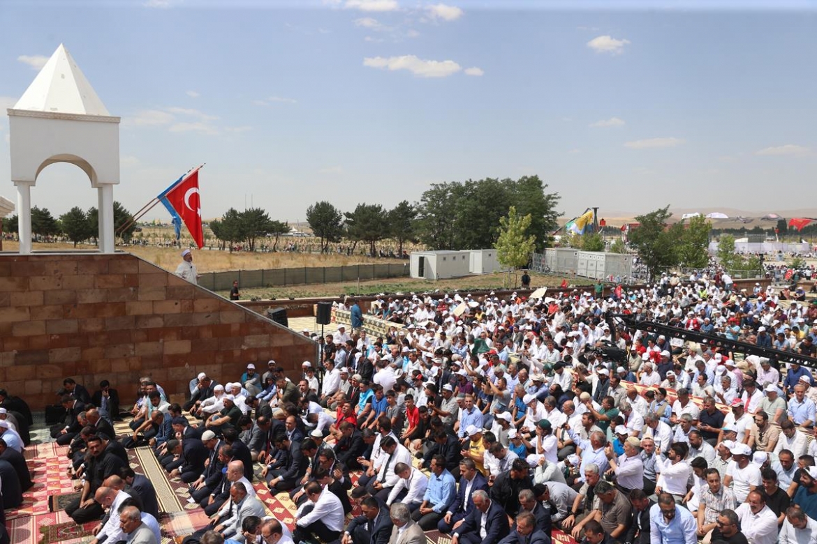 Diyanet İşleri Başkanı Erbaş, Muş Malazgirt Milli Parkı’nda hutbe irad etti