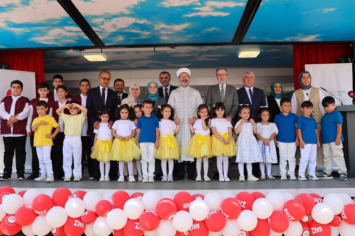 Diyanet İşleri Başkanı Erbaş Mobil/Gezici Kur’an Kursu’nun açılışını gerçekleştirdi