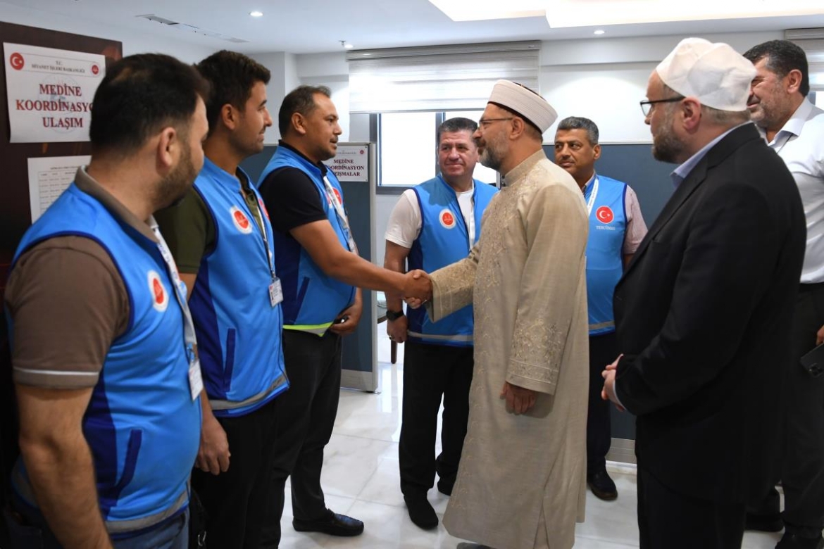 Diyanet İşleri Başkanı Erbaş, Medine’de