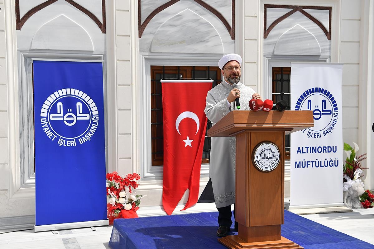 Diyanet İşleri Başkanı Prof. Dr. Ali Erbaş; “Camilerimizi birer mektep haline getirelim”
