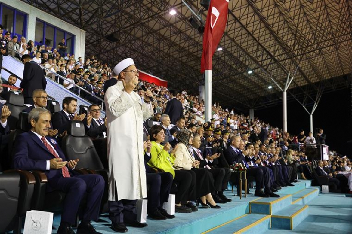 Diyanet işleri Başkanı Erbaş Jandarma ve Sahil Güvenlik Akademisi Mezuniyet Törenine katıldı