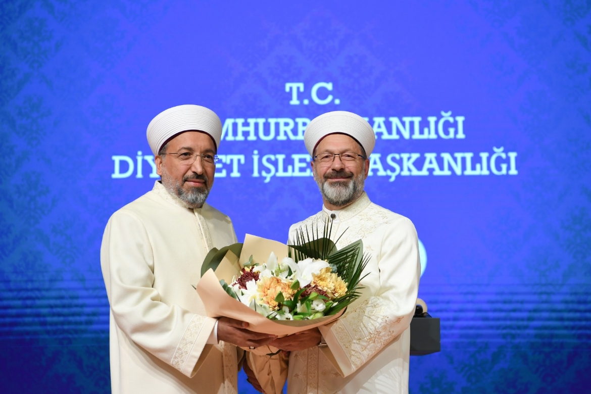 Diyanet İşleri Başkanı Prof. Dr. Safi Arpaguş göreve başladı