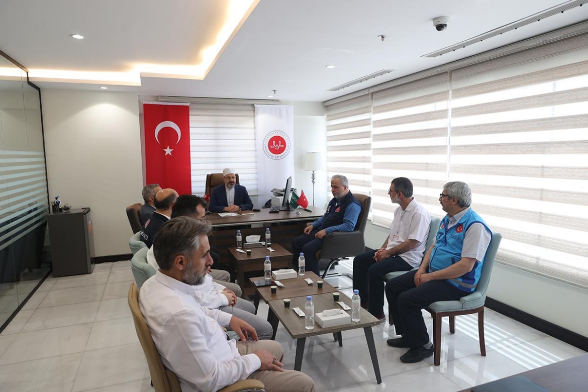 Diyanet İşleri Başkanı Erbaş, Medine’de