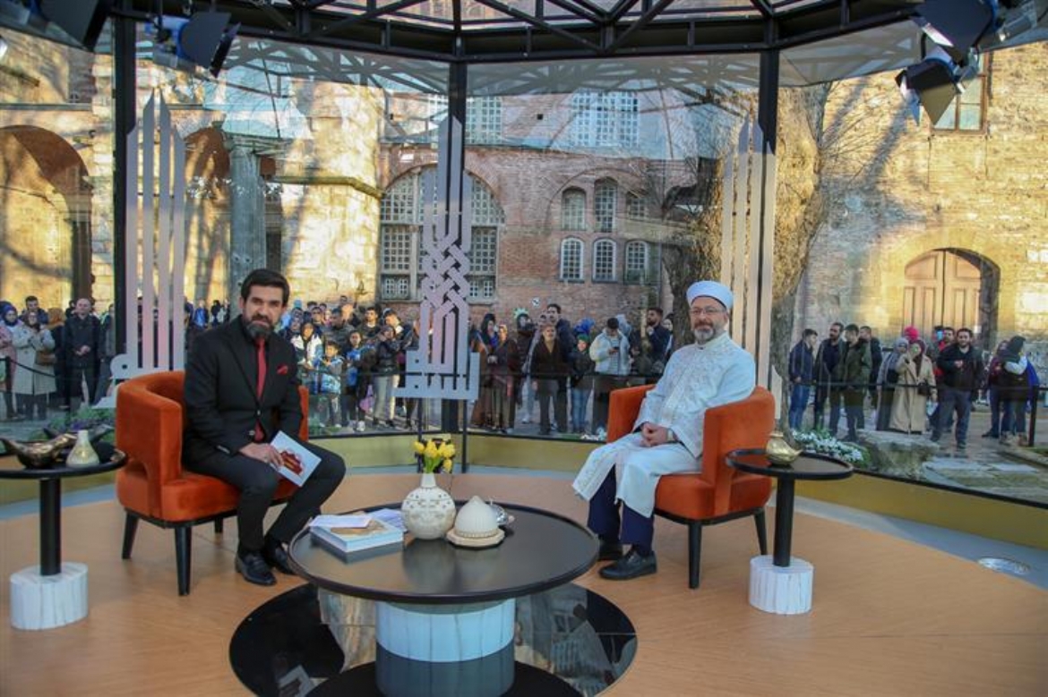 Diyanet İşleri Başkanı Erbaş, TRT 1’de ‘Ramazan Sevinci’ programına katıldı