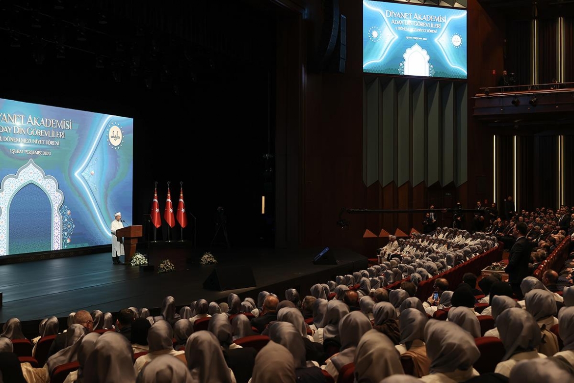 Cumhurbaşkanı Erdoğan Diyanet Akademisi Mezuniyet Merasimine katıldı