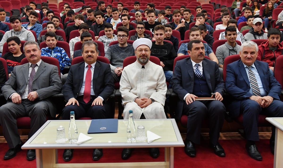 Diyanet İşleri Başkanı Prof. Dr. Ali Erbaş, Avrupa’dan Gelen Gençlerle Buluştu