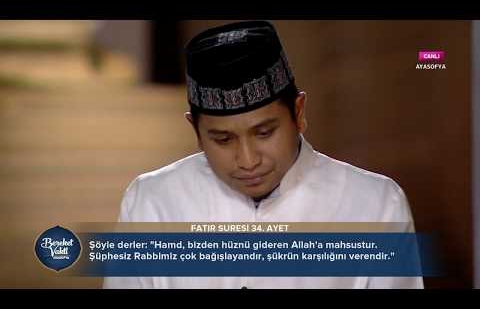 Endonezya'lı Hafızdan Ayasofya'da Kur'an Tilaveti
